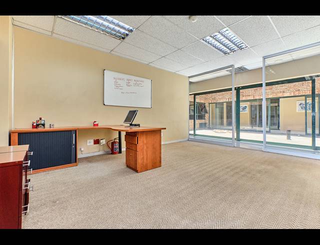 400M² OFFICE FOR SALE IN WOODMEAD